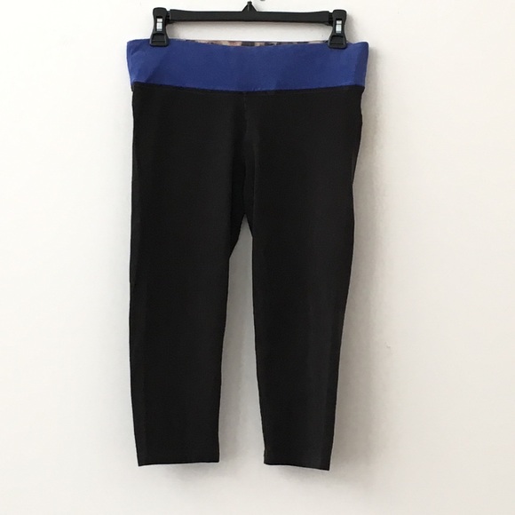 PINK Victoria's Secret Pants - PINK Yoga capri pants size S/P